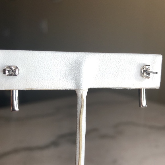 Rainbow Rhinestone bar earring's - Picture 9 of 10